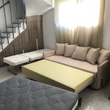 Maisonette With Pool Hébergement de vacances *