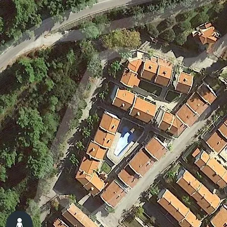 Maisonette With Pool Hébergement de vacances *