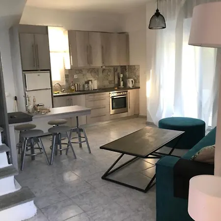 Hébergement de vacances Maisonette With Pool *