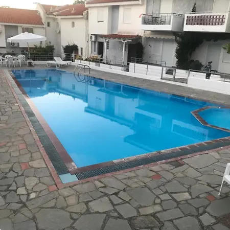 Maisonette With Pool Hébergement de vacances Siviri
